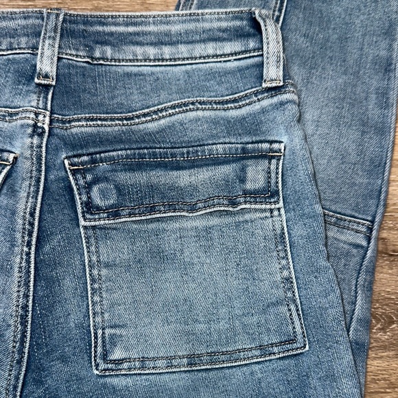 Kut from the Kloth Reese Cropped Straight Leg Blue Jeans - Picture 7 of 10